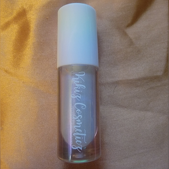 NEW Kikiz Cosmeticz Winter Frosted Lip Gloss DAZZLED - Picture 3 of 3